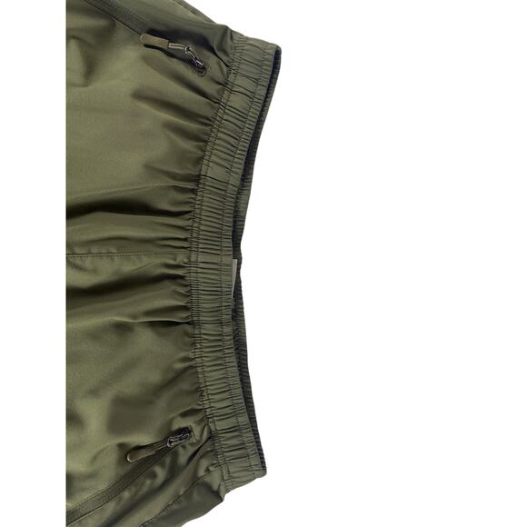 Lightweight mens green cargo shorts size XL with elastic waist - Picture 3 of 6